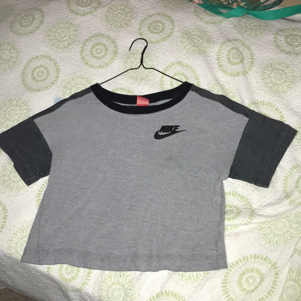 ❗️Nike crop top❗️